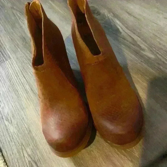 Korks booties - Picture 1 of 6